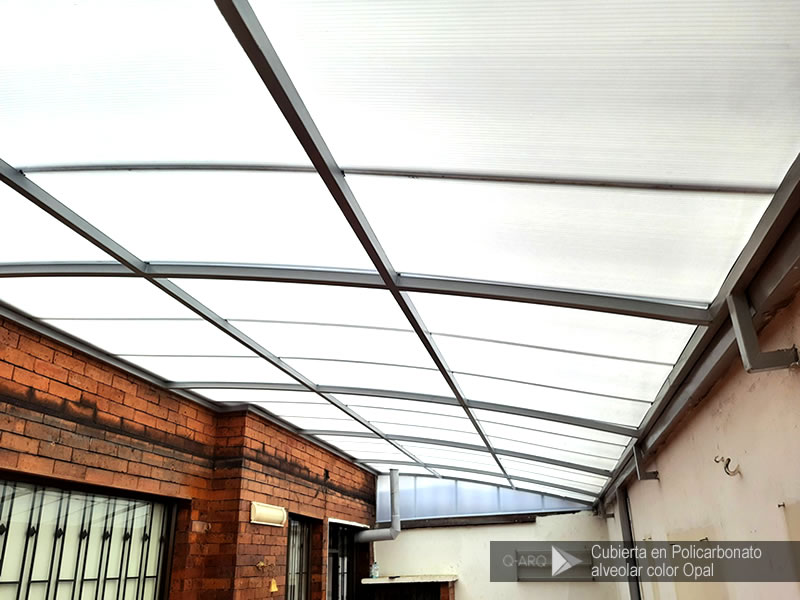 cubierta-en-policarbonato-alveolar-1