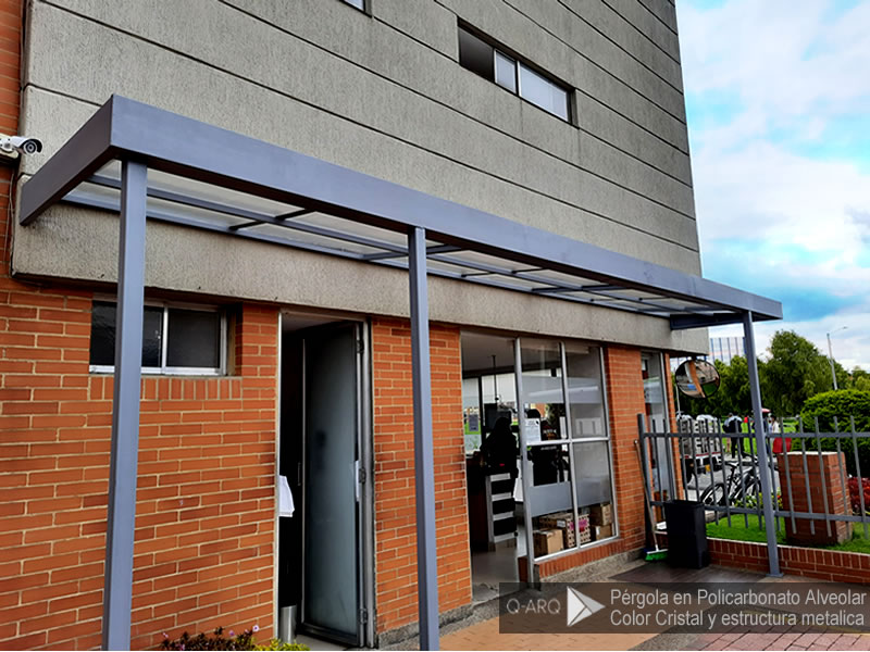 pergola-policarbonato-alveolar-cristal 1